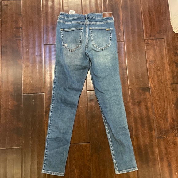 High Rise Patched Skinny Jeans - Picture 3 of 3